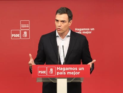 Pedro Sánchez, en una rueda de prensa este lunes. 