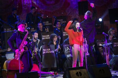 Juan Chamorro y Andrea Motis, ayer, en la actuaci&oacute;n en el Palau de la M&uacute;sica MASSIMILIANO MINOCRI