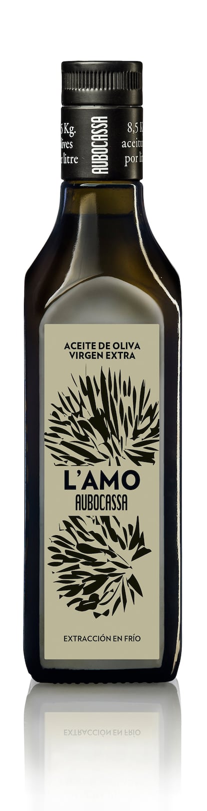 Aubocassa presenta la cosecha 2017 de L’Amo, procedente de una finca ubicada en Manacor (Mallorca) y elaborado en Manacor a partir de las variedades de arbequina y picual. Para darlo a conocer y vivir la experiencia total, Aubocassa abre la finca a catas de aceite y de vinos de Bodegas Roda, a cuyo grupo pertenecen. La experiencia tiene un precio de 25 euros por persona. L’Amo es un aceite de color verde amarillento, de aspecto ligeramente opalescente que indica que no está filtrado. En nariz aparecen aromas muy intensos que denotan frescura, hierbas y flores de plantas aromáticas. Precio: 9 euros. www.aubocassa.com.