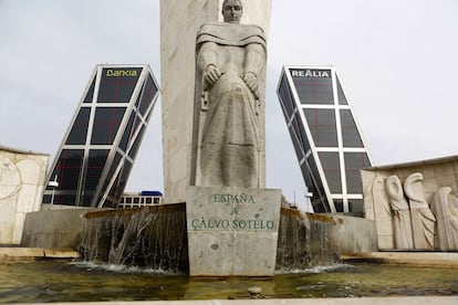 A monument to José Calvo Sotelo in Plaza de Castilla, slated for removal.