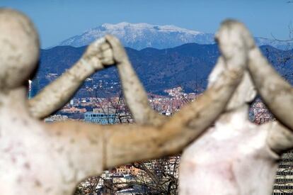 Vista del Montseny nevado desde la montaña de Montjuïc.