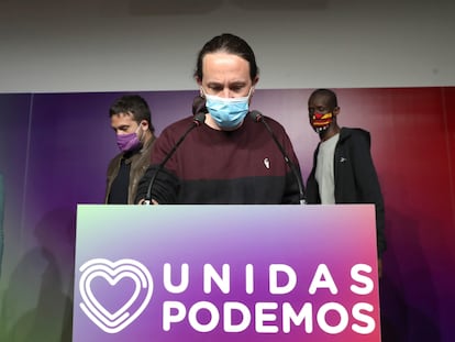 El candidato de Unidas Podemos a la Comunidad de Madrid, Pablo Iglesias, anuncia su retirada de la política institucional en la sede del partido, este martes.
