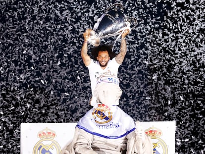 Real Madrid Marcelo levanta la Copa Champions League