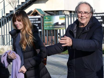 Joan Manuel Serrat llega el pasado viernes al Hospital Rúber Internacional de Madrid para visitar a su amigo Joaquín Sabina.