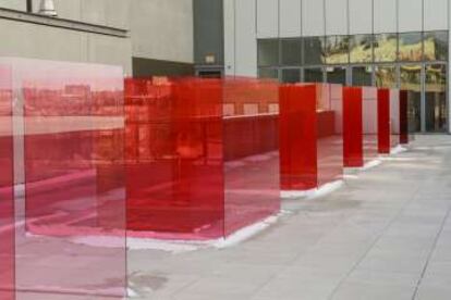 Pacific Red II, de Larry Bell.