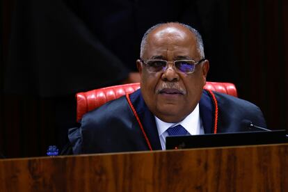 Benedito Gonçalves, ministro de la corte electoral de Brasil, durante el juicio de este martes en Brasilia.