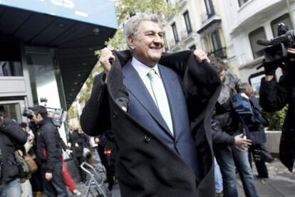Jesús Posada, ayer a la salida de la sede nacional del PP, en la calle de Génova de Madrid.