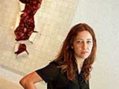 La artista brasileña Adriana Varejão expone en la galería Soledad Lorenzo.