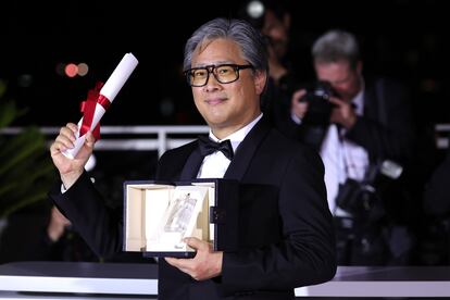 Park Chan-wook, con el premio a mejor dirección en Cannes por 'Decision to Leave' el pasado 28 de mayo.