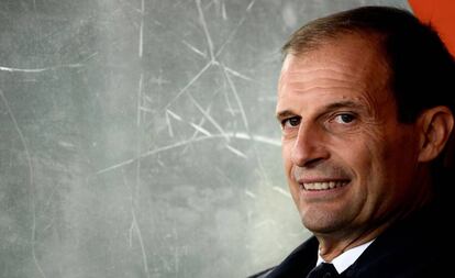 Allegri durante el partido de Serie A que enfrentó a la Roma y a la Juventus.