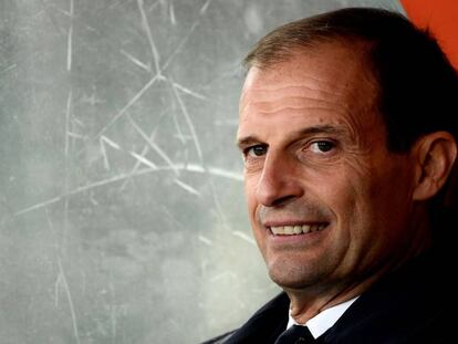 Allegri durante el partido de Serie A que enfrentó a la Roma y a la Juventus.