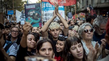 Protesta contra el Gobierno de Milei, en Buenos Aires.