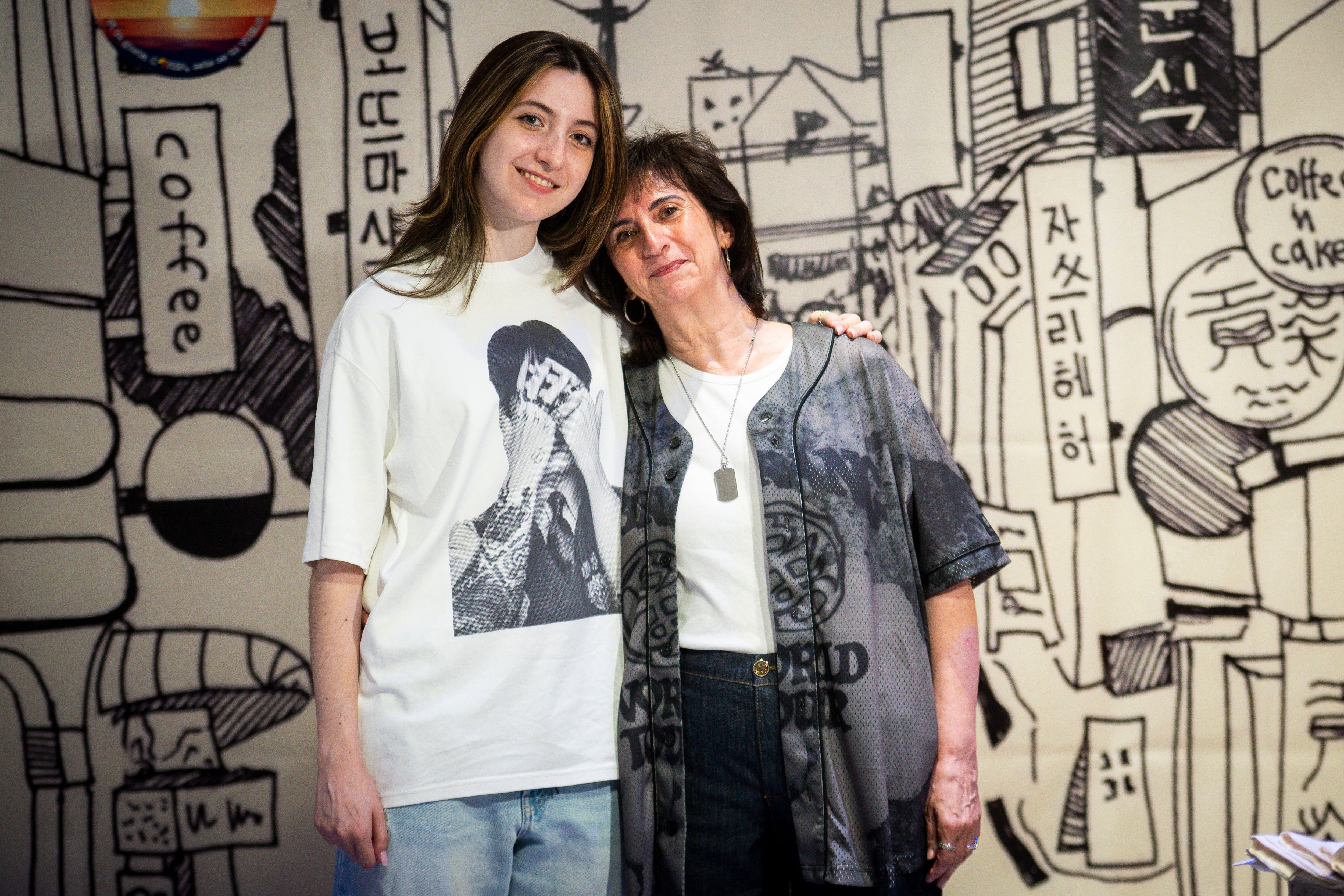 Alexia González y su madre María del Carmen Sánchez, en el ARMYrang Fest. 
