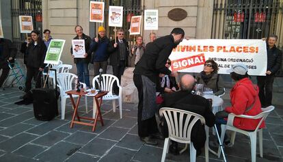 Los vecinos transformaron Sant Jaume en la terraza de un bar