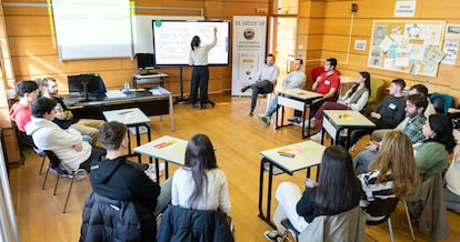 Alumnos en el Centro La Laboral de Gijón, en una imagen cedida por Bertelsmann.