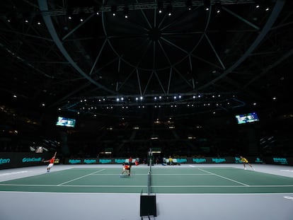 Panorámica del Madrid Arena durante el partido de dobles entre España y Ecuador.