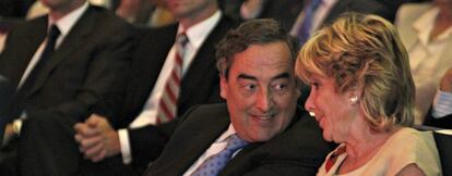 Esperanza Aguirre junto al presidente de la CEOE, Juan Rosell.