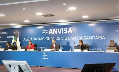 Anvisa aprova vacinas Coronavac Oxford