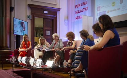 De Izda. a Dcha: Marlene  Estevez Sanz, Cristina Sanchez, Soledad Gallego -Diaz, Gloria Fernandez-Lomana Garcia, Isona Pasola, Isabel Garcia-Zarza Martinezy Carmen Perez Andujar, durante el foro Women Business & Justice