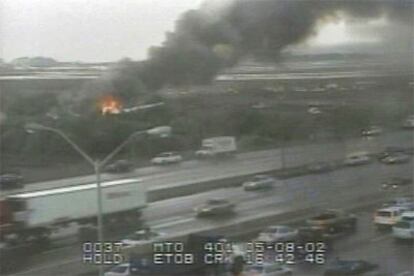 Tras el siniestro, las operaciones en el aeropuerto de Toronto tuvieron que ser paralizadas y los vuelos con destino a la ciudad fueron desviados a Otawa. Además, el accidente tuvo lugar junto a la principal autopista de Toronto, la 401, parcialmente cortada al tráfico.