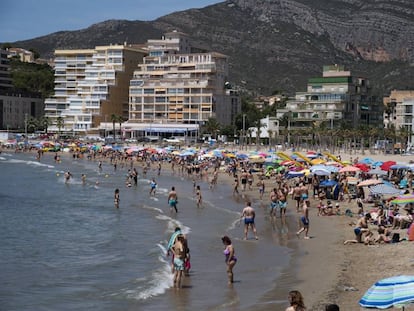 More than 13% of Spaniards work in tourism.