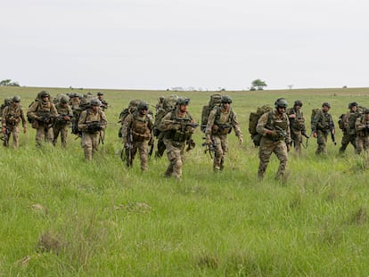 Soldados alemanes y holandeses, durante unos ejercicios de la OTAN el jueves.