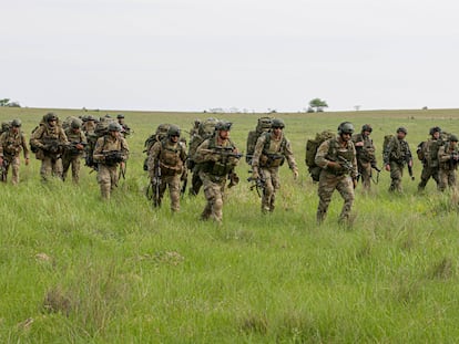 Soldados alemanes y holandeses, en unas maniobras de la OTAN en abril.
