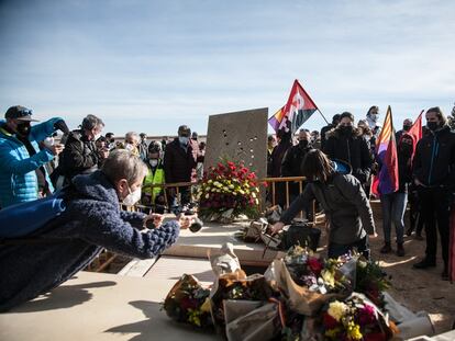 Homenaje a 26 miembros de la CNT asesinados en 1937 en Angüés (Huesca)