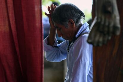 Un indígena desplazado de la comunidad de Pantelhó, en el refugio de la organización Las Abejas de Acteal en Chenalhó, Chiapas. Pedro Simón formaba parte de ese grupo de la sociedad civil en defensa del territorio.