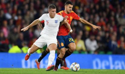 Barkley lucha por la pelota con Ceballos.