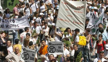 Protesta en el Valle de Ayora, en mayo de 2007, contra el proyecto de una incineradora en Zarra.