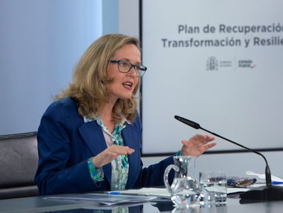La vicepresidenta segunda y ministra de Asuntos Económicos y Transformación Digital, Nadia Calviño, en el Palacio de La Moncloa.