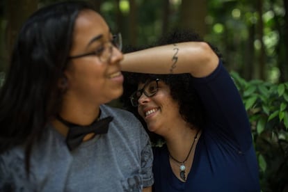 Luanna e Deise, em um parque da região central de São Paulo.