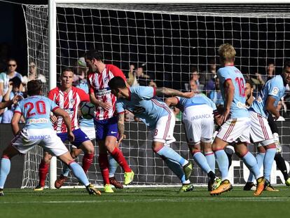 Gameiro marca el gol de la victoria ante el Celta.