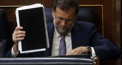 El dirigente del PP Mariano Rajoy tras la fallida primera votación.