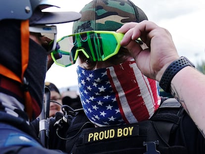 Membro do grupo extremista de direita Proud Boys, em Portland.