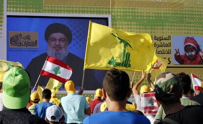 El l&iacute;der de Hezbol&aacute;, Hasan Nasral&aacute;, durante un discurso a sus seguidores en Bent Jbeil (L&iacute;bano), este s&aacute;bado.