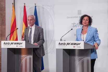 El secretario de Estado de Hacienda, Jesús Gascçon, y la consejera de Economía, Alícia Romero, este viernes, en el Palau.