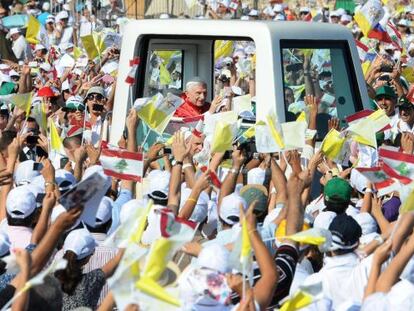 El papa Benedicto XVI en el muelle de Beirut.