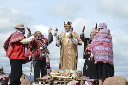 Evo Morales en la ceremonia de investidura indígena.
