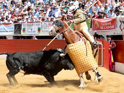 Tercio de varas del toro del Conde de la Corte.