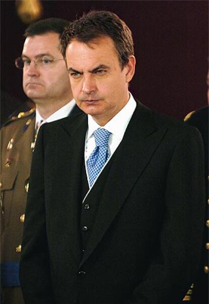 El presidente del Gobierno, José Luis Rodríguez Zapatero, durante la tradicional Pascua Militar, en el Palacio Real.