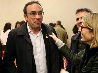 Josep Rull y Elsa Arcadi tras una reuni&oacute;n de Junts per Catalunya en el Museu del Vi de Vilafranca del Pened&egrave;s. 