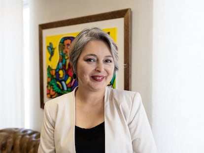 Jeannette Jara, Ministra del Trabajo en Chile, en su oficina en el centro de Santiago, Chile.