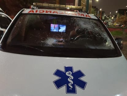 ambulancias durante protestas en Bogotá, Colombia