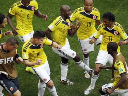 Los jugadores de Colombia, celebrando su victoria ante Costa de Marfil. 