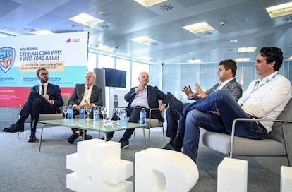 Luis Fern&aacute;ndez, Emery y Pochettino durante el &#039;I Bilbao International Football Summit&#039;.