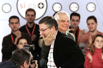 José Blanco, en primer término, y Josep Borrell, en un acto organizado por las Juventudes Socialistas.