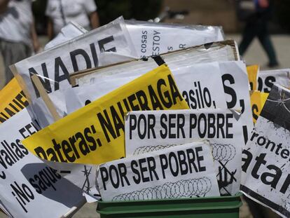 La caravana 'Abriendo fronteras' durante la celebración de un acto en Sevilla
 