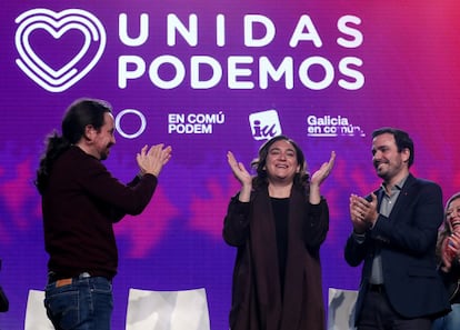 Desde la izquierda, Pablo iglesias, líder de Podemos; Ada Colau, alcaldesa de Barcelona, y Alberto Garzón, coordinador federal de Izquierda Unida, en el mitin de cierre de campana en Madrid.